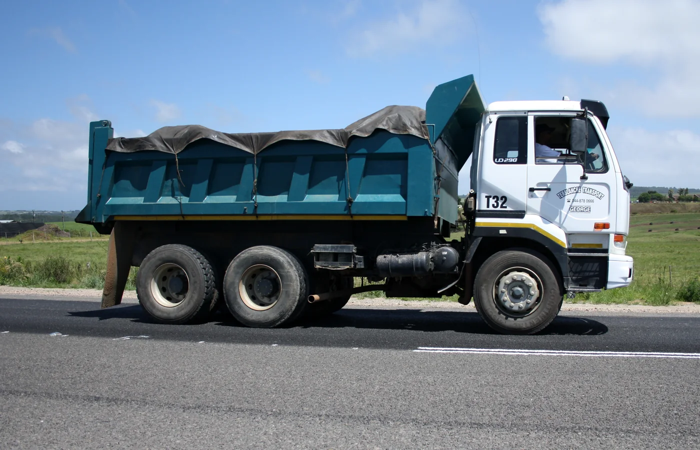 Heavy-Duty Tipper Truck